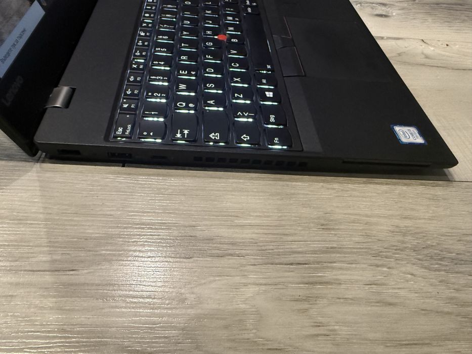 Lenovo ThinkPad T570-i5-7200u/8гб/250гб ссд/подсветка