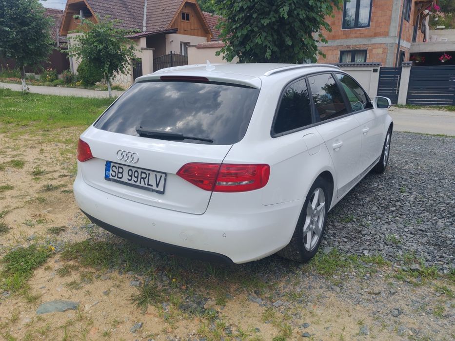 Vând Audi A4 B8.
