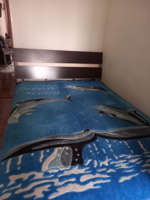 Продам шкаф, тумбы и кровать.