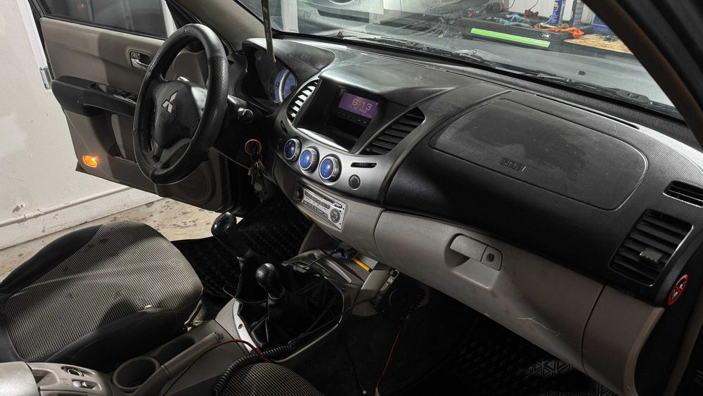 Mitsubishi L200  4x4 Troliu 6.5T  Webasto Hardtop omologat