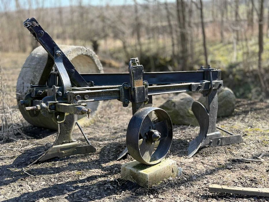 Plug românesc 3 trupițe –pentru tractor U445