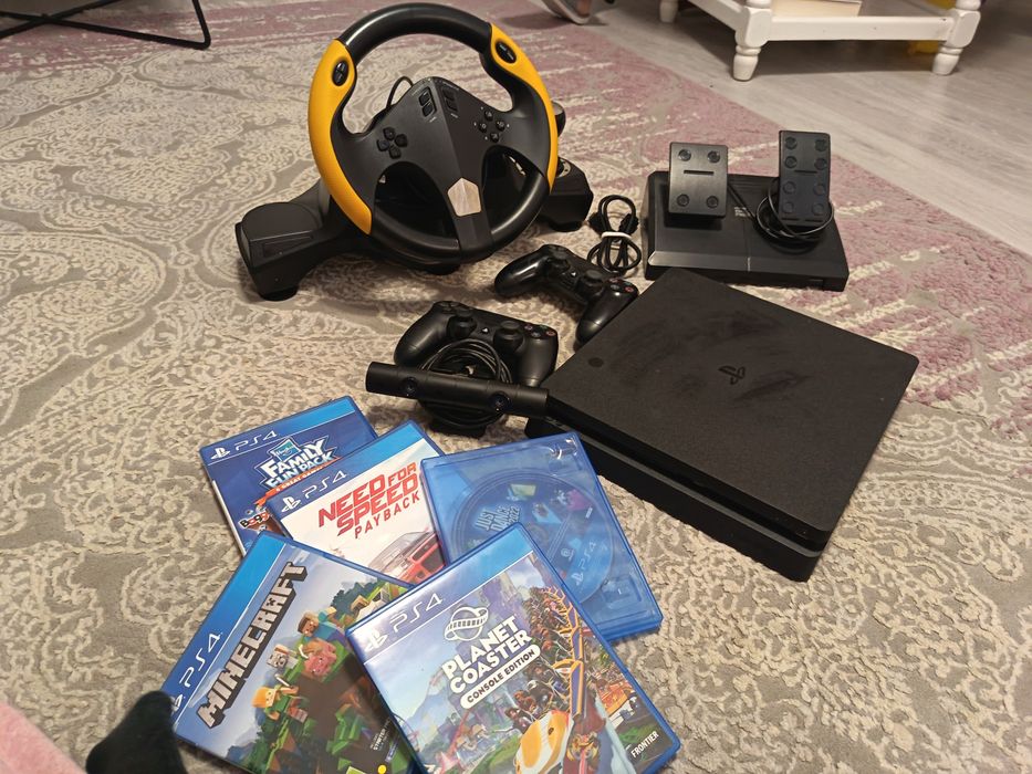 Ps 4 slim, 2 controllere, camera video, volan si 5 jocuri