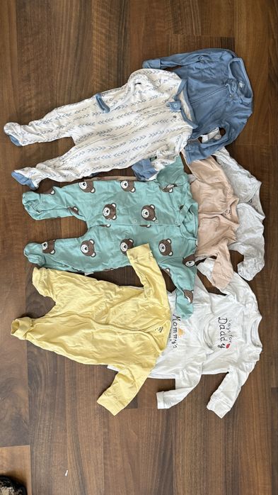 Lot haine baietel 27 piese  marimea 62  pret mic