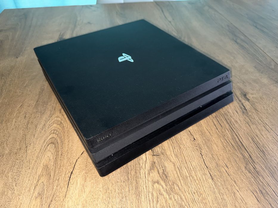 Playstation 4 pro 1tb CUH-7216B + accesorii originale