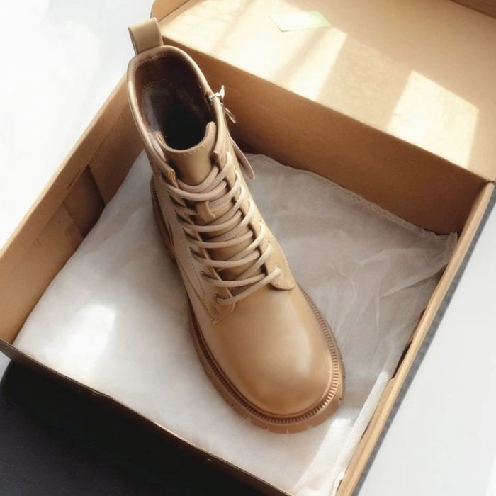 Женские зимние ботинки