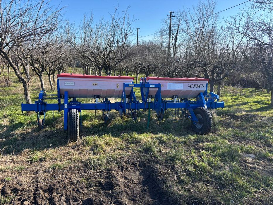 Cultivator cu fertilizare Mecanica Ceahlau CFM -7, 7 randuri, 2018