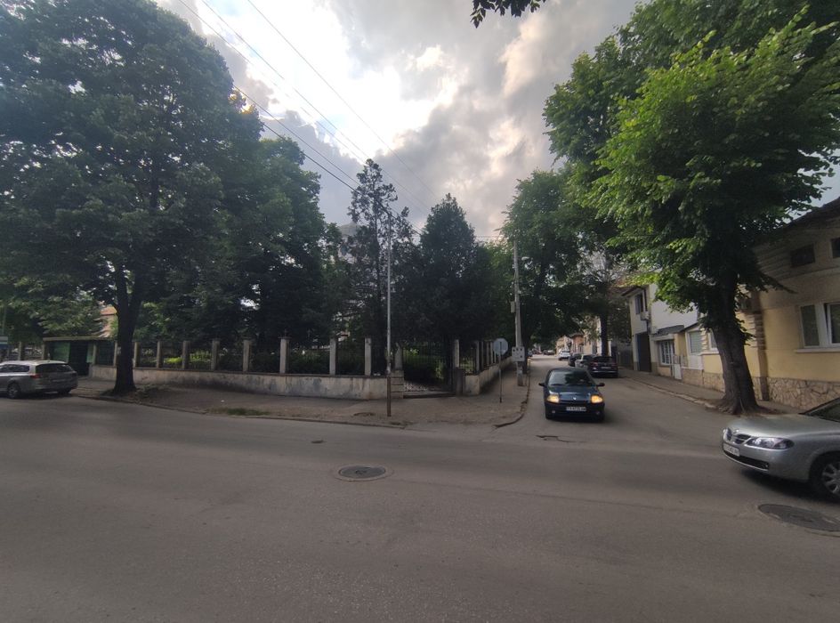 Търговско помещение-ЦАРЕТЕ