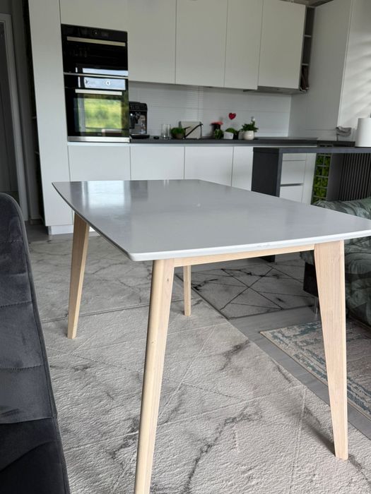 Vand masa + 4 scaune pentru living