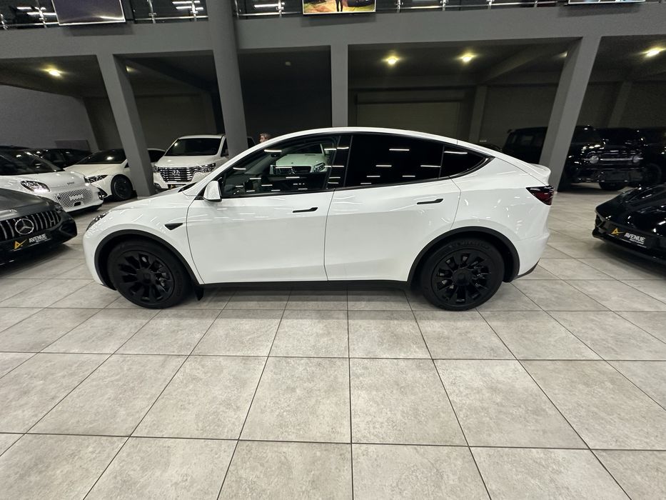 Tesla model Y 2202yil 10000km kraska toza