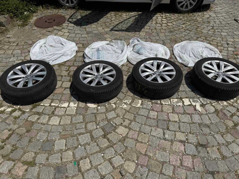 4бр. комплект джанти със зимни гуми Michelin 215/55/17 и джанти 7J/17H2 ET38 5x112