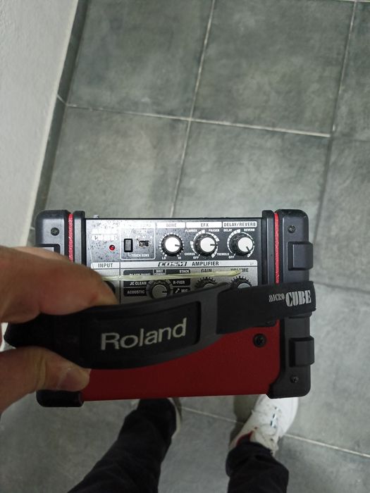 портативный гитарный усилитель— Roland Micro Cube