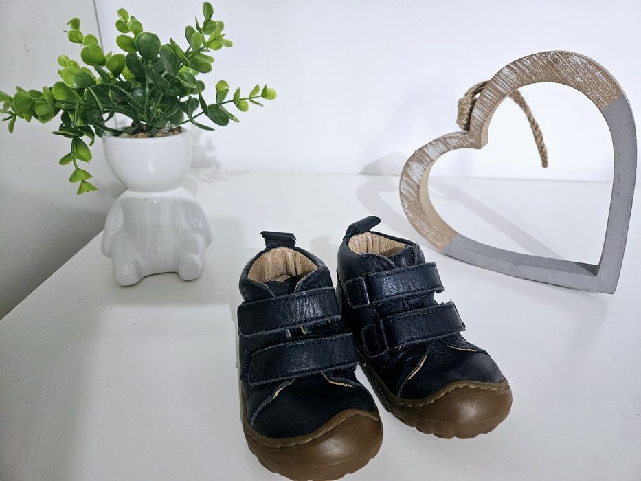 Ghete Bisgaard Gerl- 19(12,6 cm ),barefoot, piele naturala,primii pasi