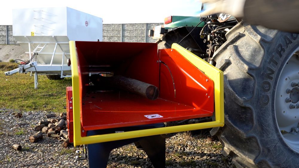 tocător crengi la tractor r 150