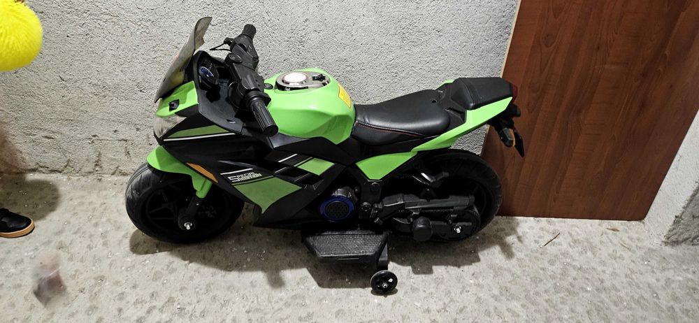 Акумулаторен детски мотор