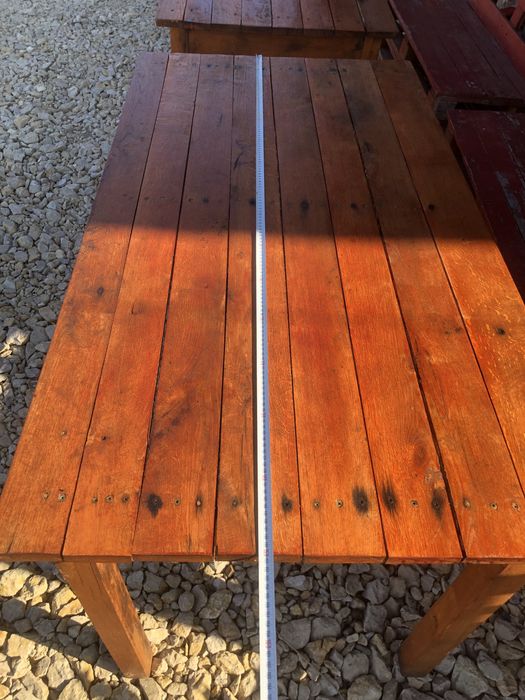 3 mese din lemn de goron