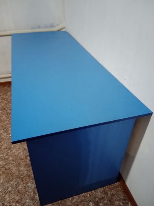 Стол обеденный ,