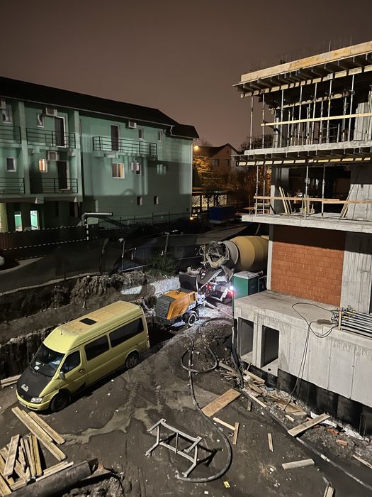 Inchiriez pompa de beton stationara / pompare beton /