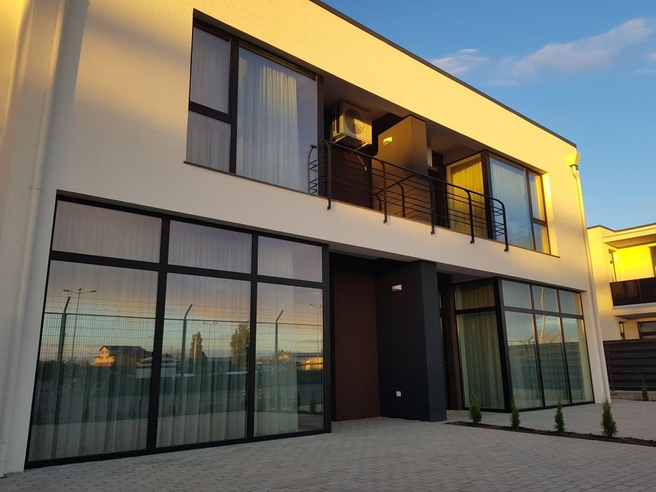 INCHIRIEZ/VAND vila Galați an constructie 2023