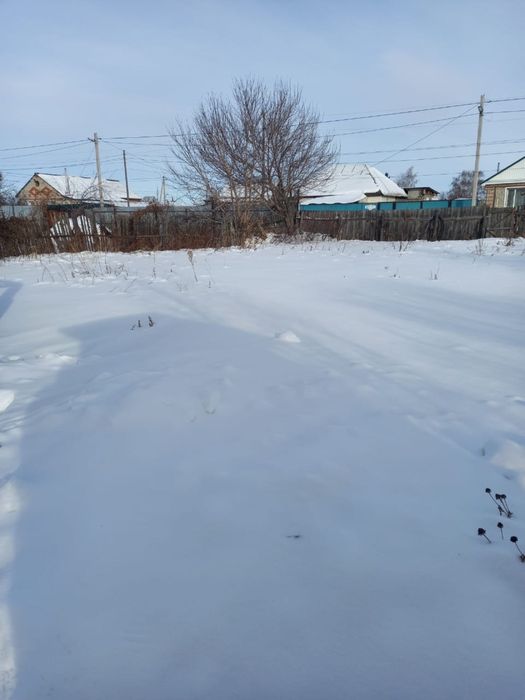 Продается участок примерно 5-6 соток.