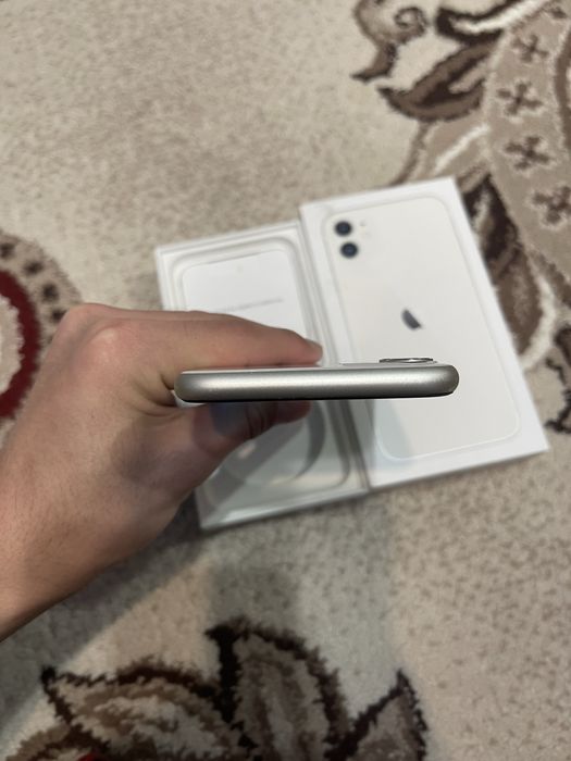 iPhone 11 в отличном состоянии