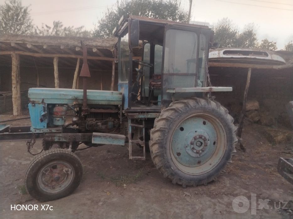 T 28 traktor sotiladi