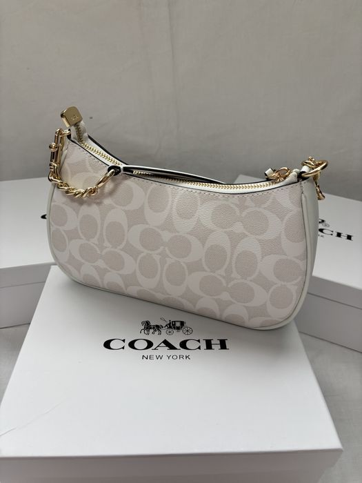 Geanta Coach noua, de culoare alba