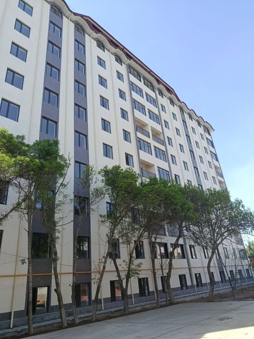 Kvartira bor 3 xonali dom 3-etaj yangi