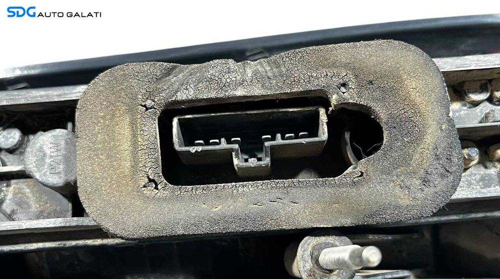 Stop Tripla Lampa Stanga Ford C-Max 2004 - 2007 Cod 3M51-13A603-AA [L6008]