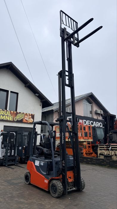 Toyota electrostivuitor 1,6 tone 2016