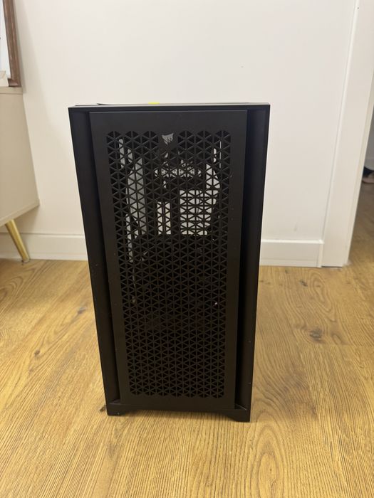 Carcasa Pc Corsair + Sursa Be Quit 12M 650 W