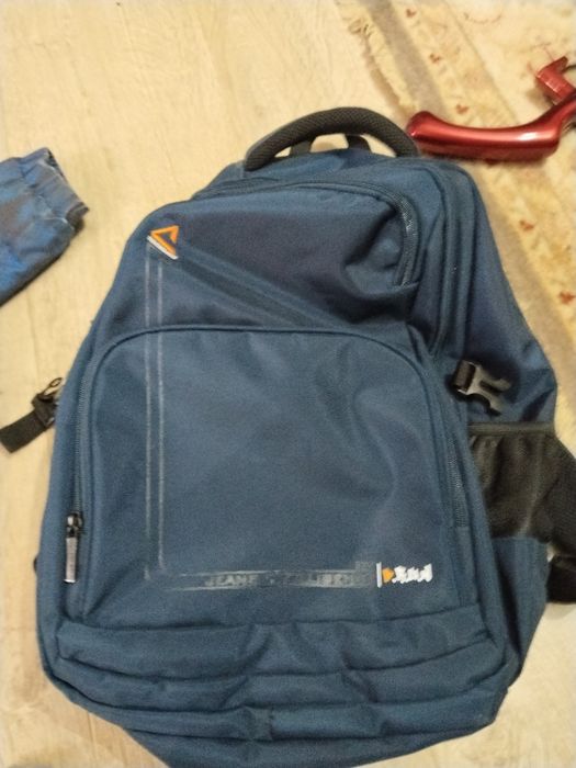 Продаю рюкзаки и перчатки