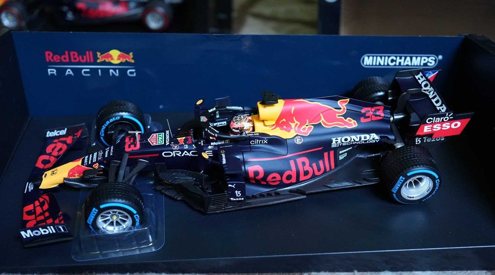 Red Bull Honda RB16B 2021 Max Verstappen 1/18
