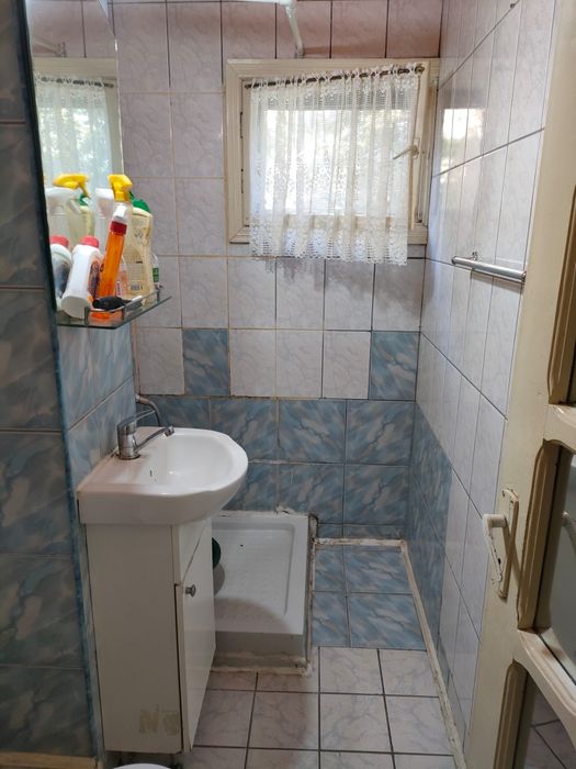 Apartament 3 camere semidecomandat