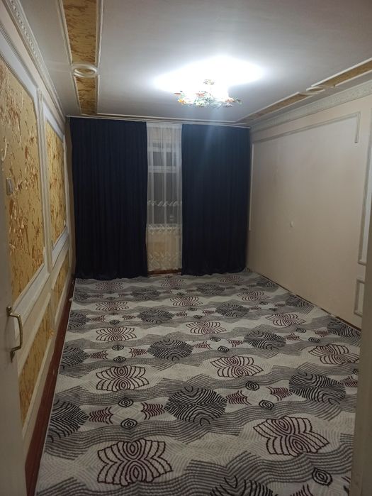 3-хонали критида турон банк олдида