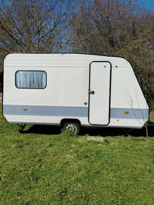 Продавам каравана за стационарно ползване