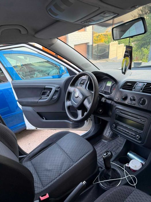 SKODA Fabia 2013 — imagine 3