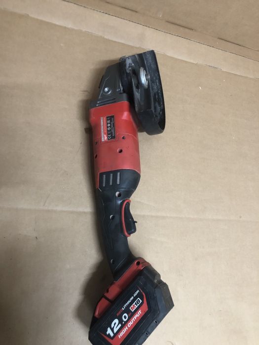 Polizor unghiular Milwaukee 230 M18 Fuel Flag230XPDB cu baterie 12 ah