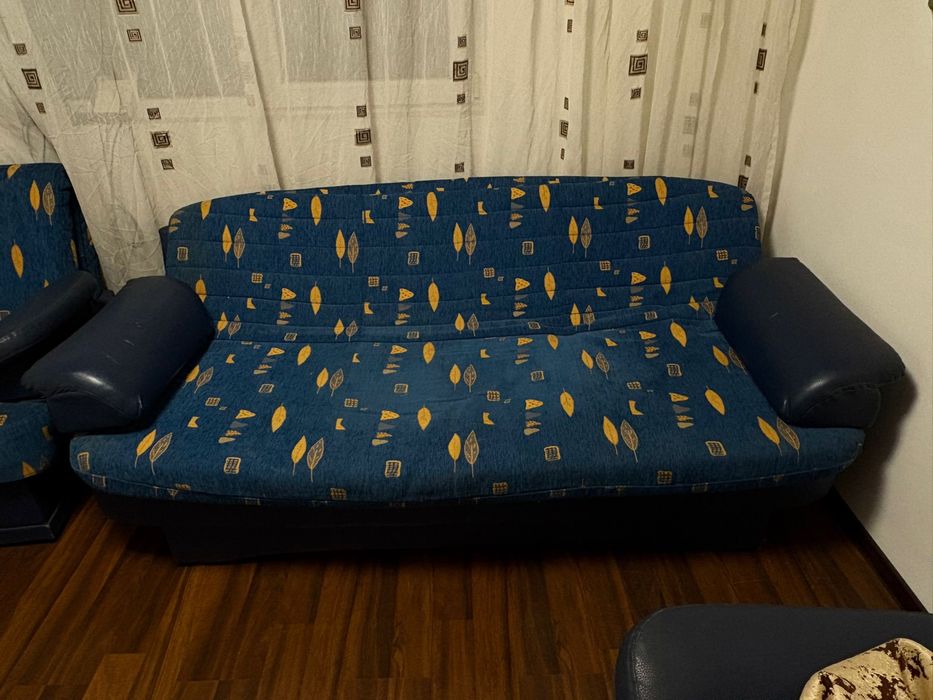 Mobilier living: canapea + două fotolii – confortabile, stare bună