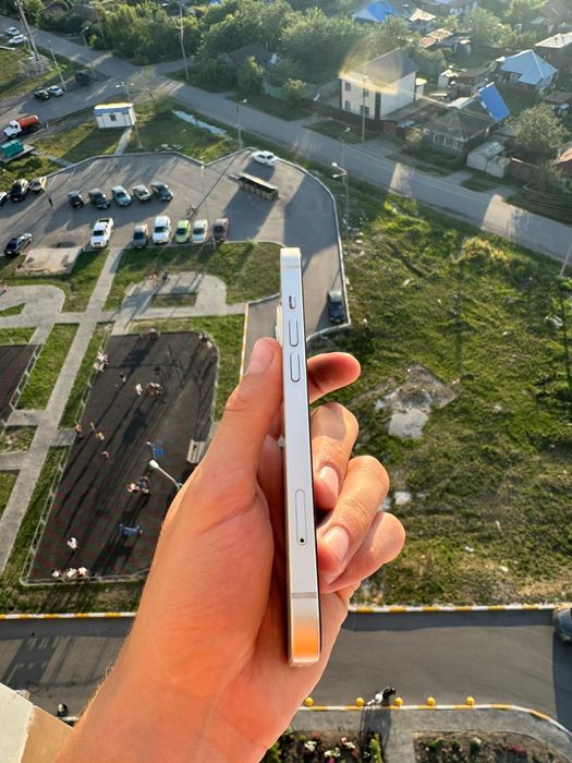 Iphone 13 акб 88%