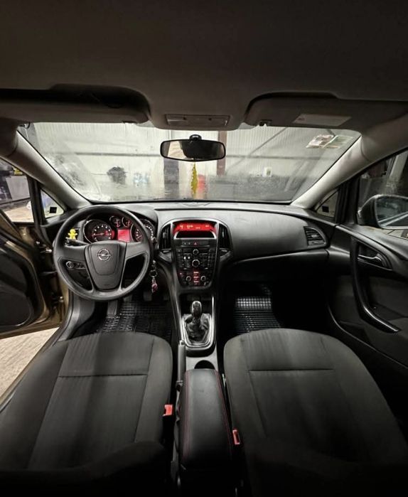 Opel Astra J Hatchback