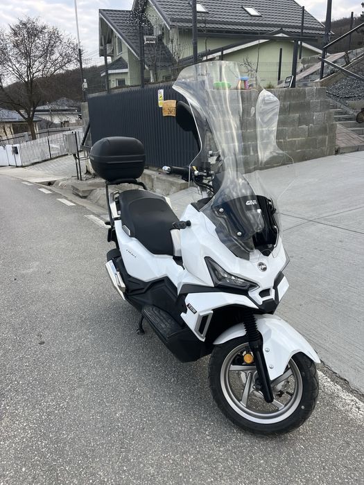 Vand scoter Sym adx schimb cu honda 350 adv