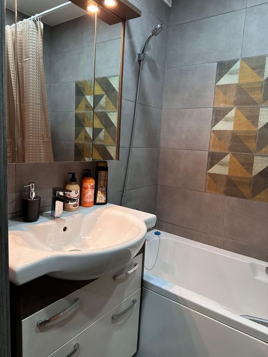 Сдам 1,5 Евролюкс Площадь РЕСПУБЛИКИ