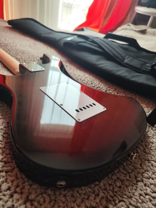 Yamaha 112J Electric Guitar