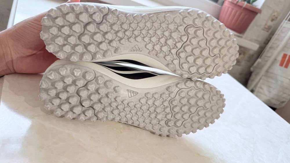 Adidas Predator 25 League TF (41.5)