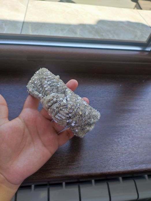 Шикарный ободок с пайетками