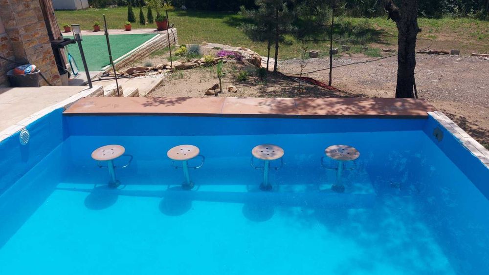 Столове за басейн (воден бар)