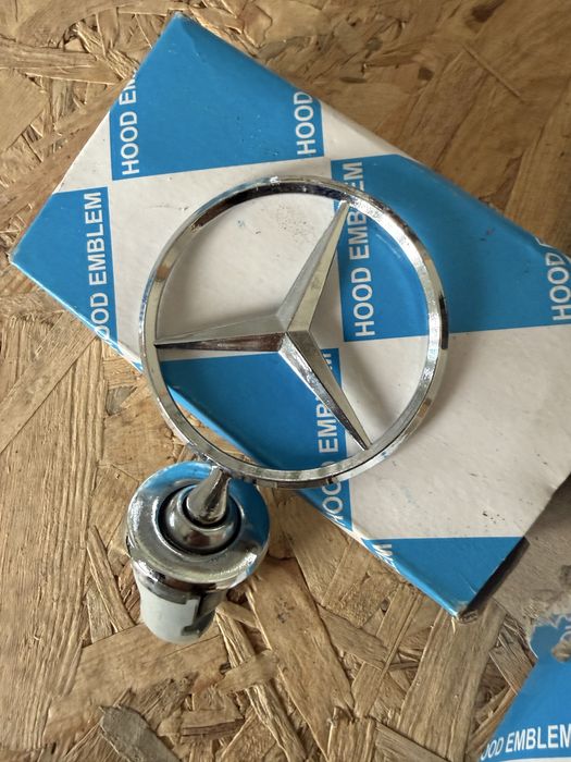 Чисто нова емблема мерник за Mercedes E class W212 и S class W221