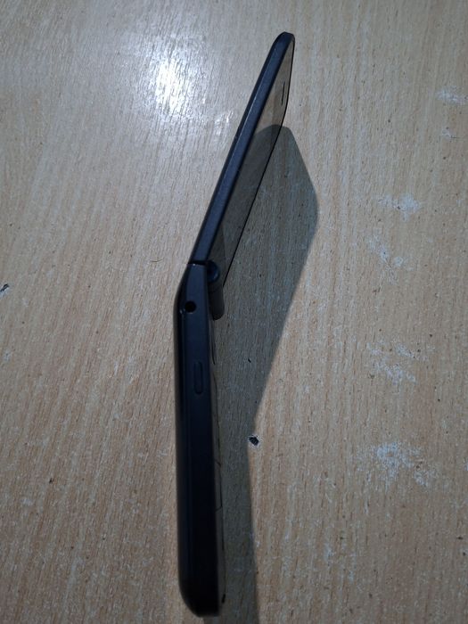 Knopkali telefon N2720 flip. 2 sim kartali telefon