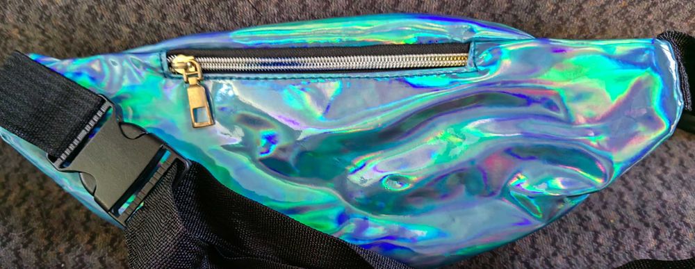 Чантичка за кръста - дамска