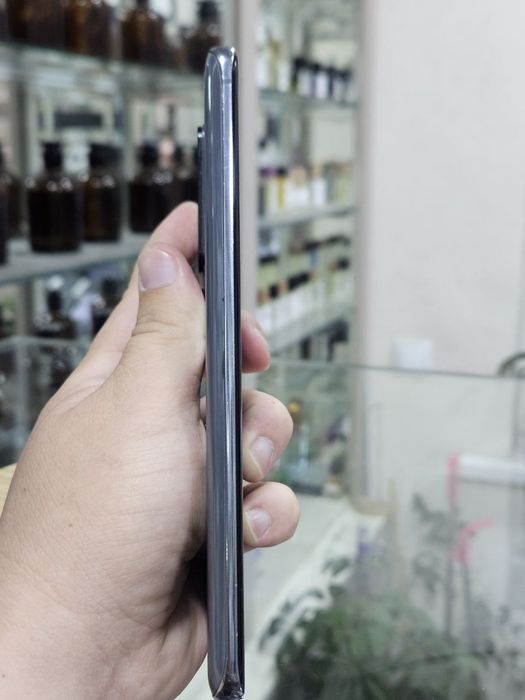 Samsung S20 ultra xotirasi 12/256GB